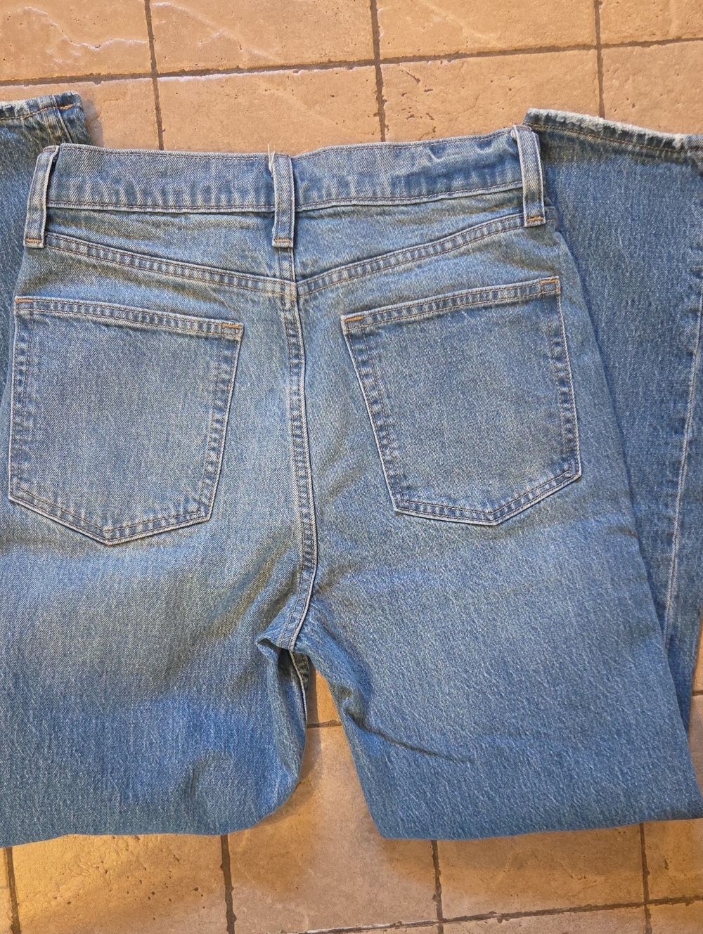 Great Condition Gap Sky High Cheeky Straight Jeans - Picture 6 of 6